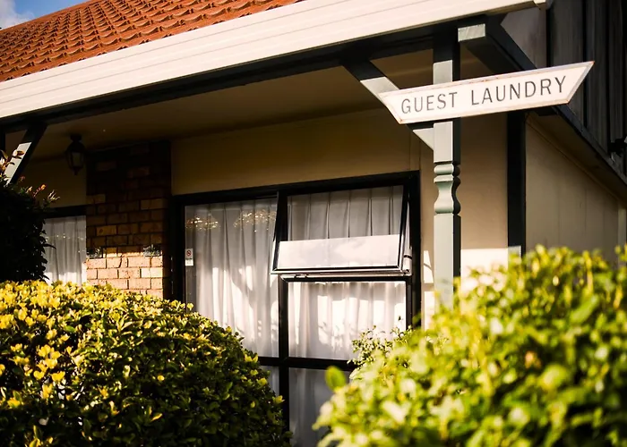 Tudor Court Motor Lodge